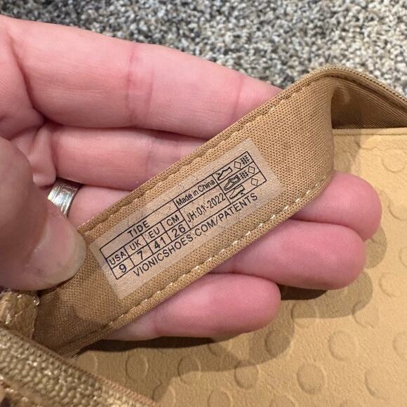 Vionic Tan and Brown Flip Flops Leather Strap Orthotic Comfort Womens Size 9 - Picture 6 of 6